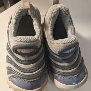 Nike Dynamo sneakers